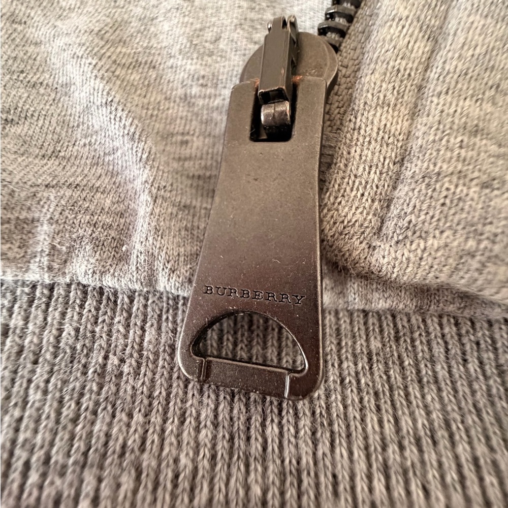Burberry Light Gray Hoodie with Iconic Check Lining - Picture 6 of 9